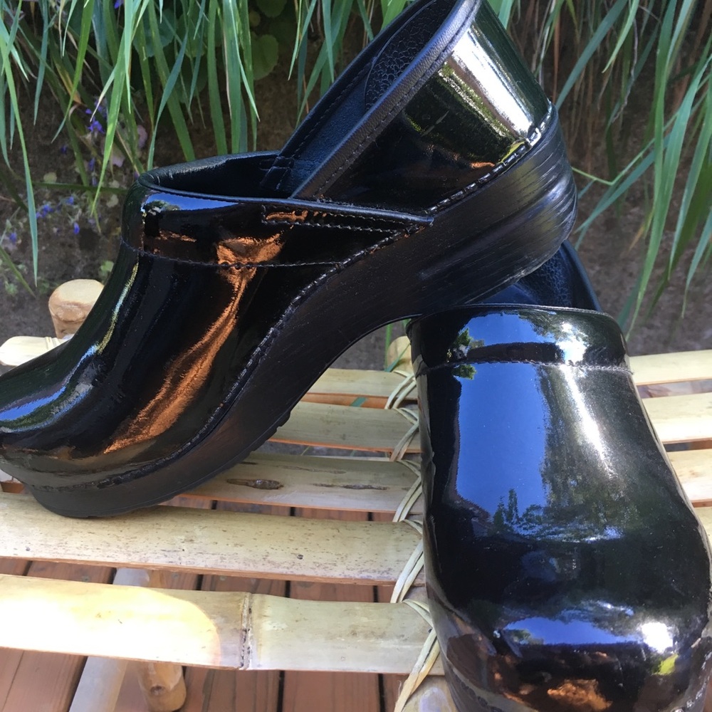 Dansko patent leather professional clogs